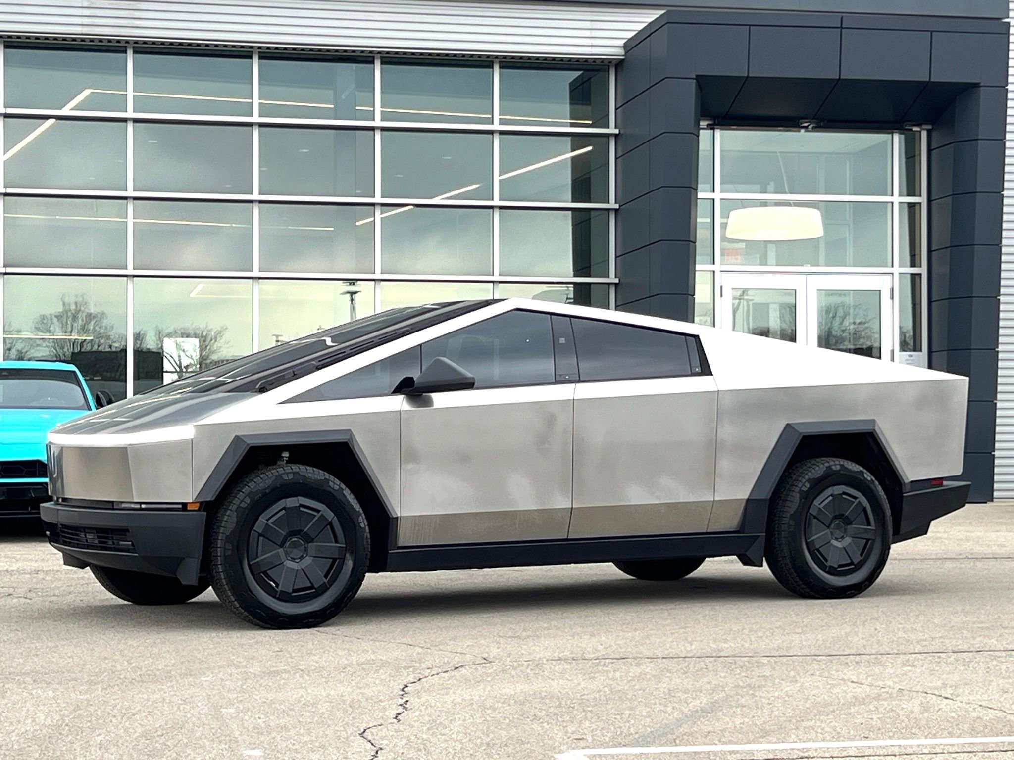 Used 2024 Tesla Cybertruck AWD Crew Cab image 5