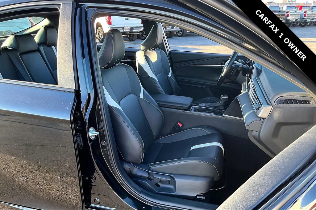 Used 2025 Toyota Camry SE image 27
