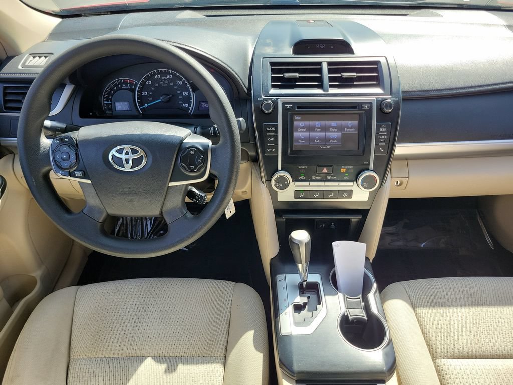 Used 2014 Toyota Camry LE FWD image 11