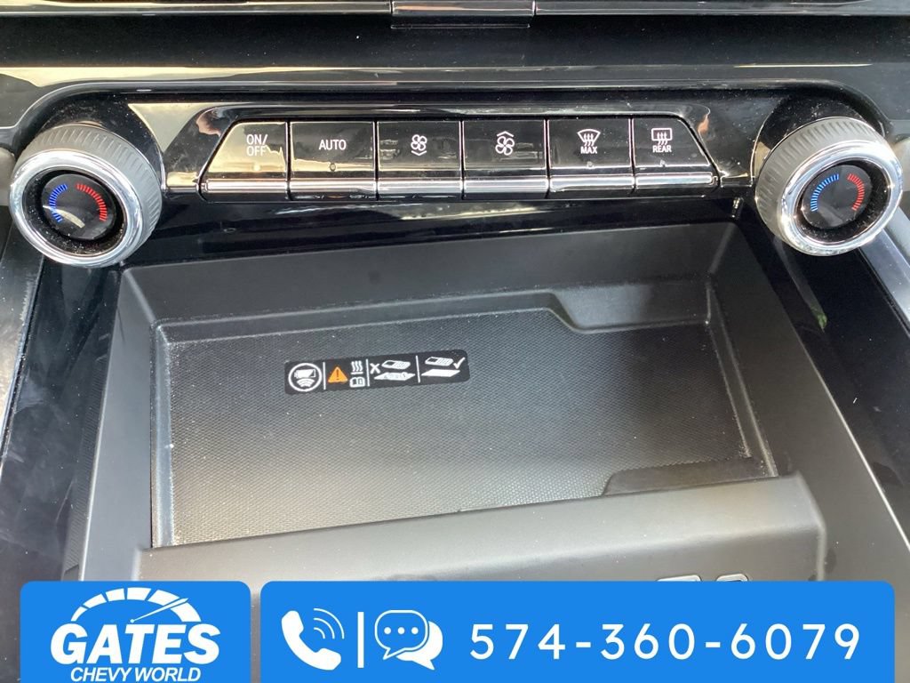 Used 2025 Chevrolet Suburban Z71 AWD/4WD image 21