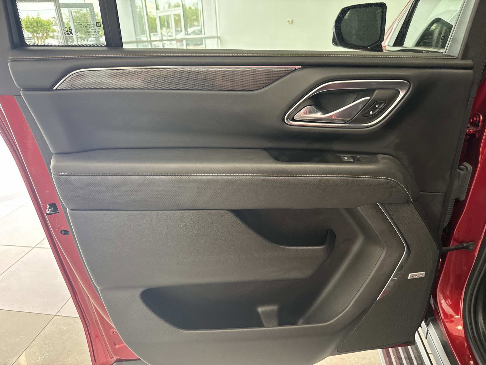 Used 2023 GMC Yukon XL AT4 w/ AT4 Premium Package AWD/4WD image 12