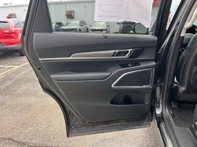 Certified 2022 Kia Telluride SX w/ Nightfall Edition Package AWD/4WD image 37