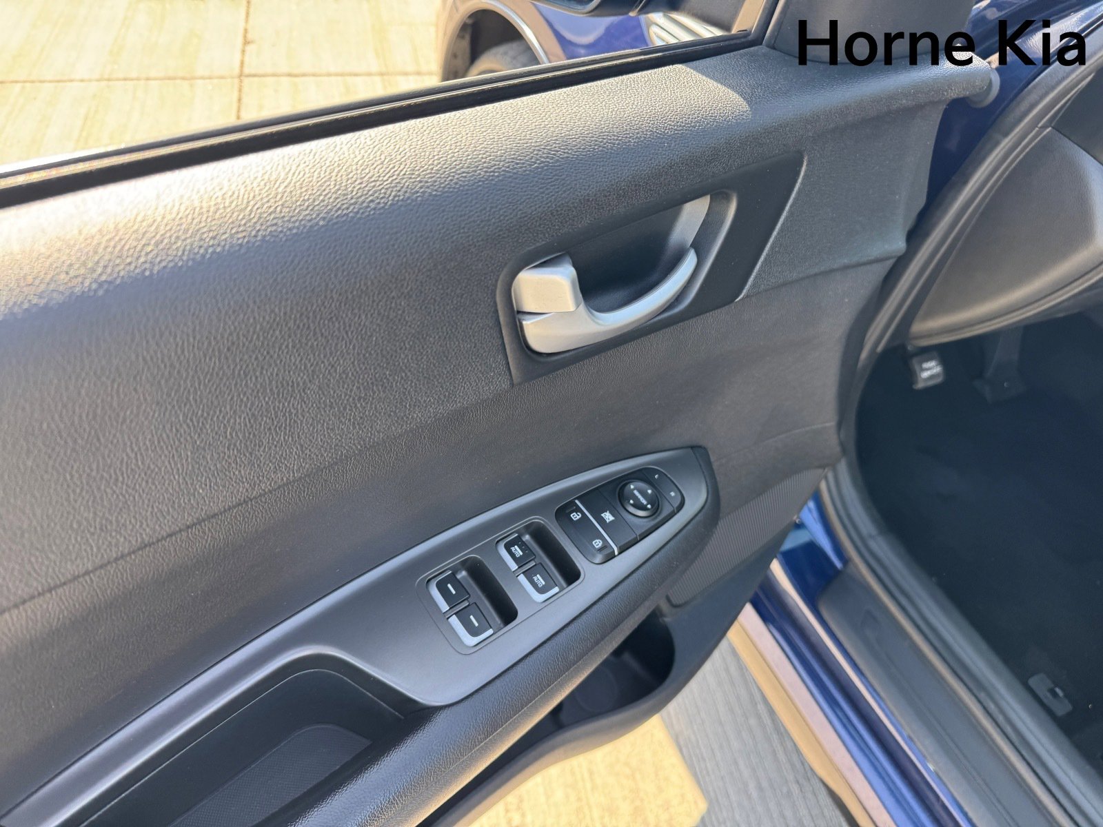 Used 2019 Kia Optima S image 11