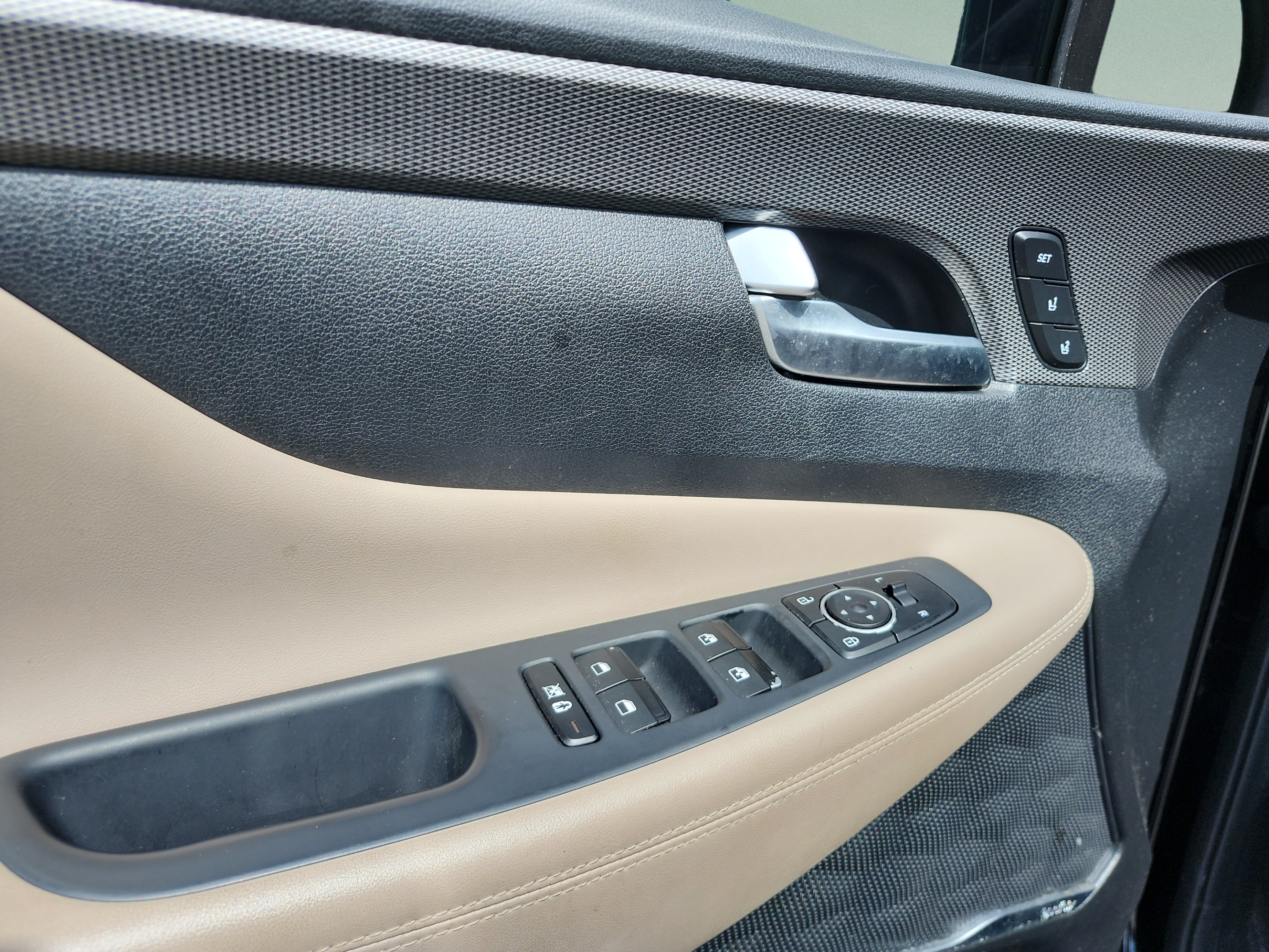 Used 2019 Hyundai Santa Fe FWD image 15