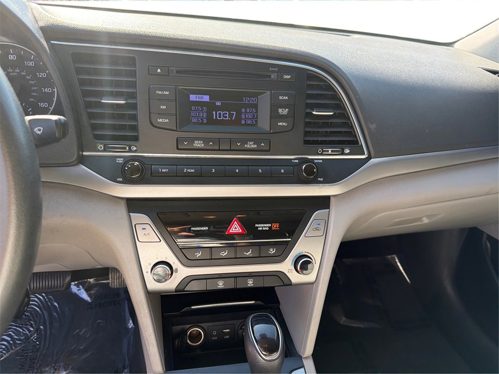 Used 2017 Hyundai Elantra SE image 14