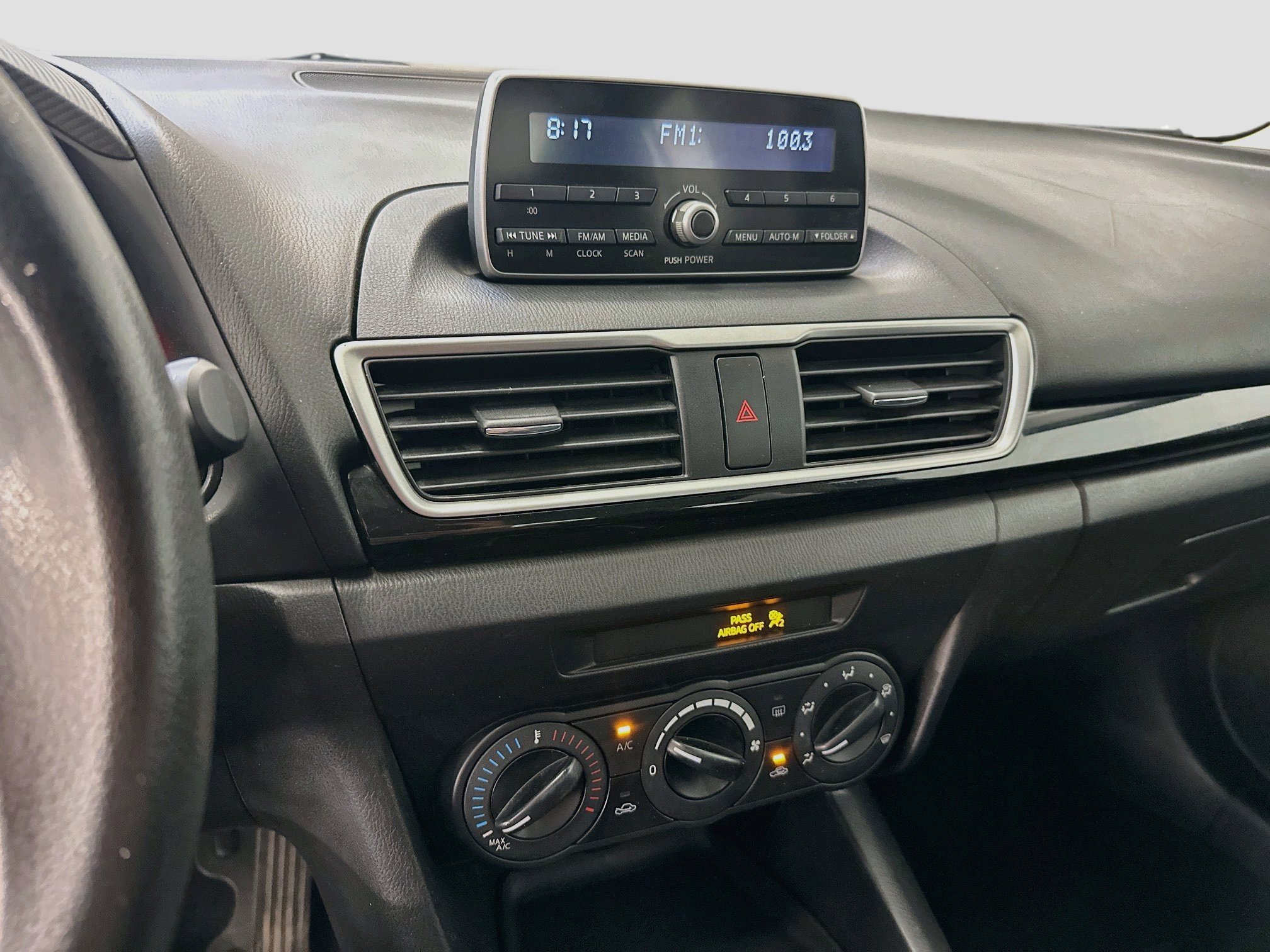 Used 2014 MAZDA MAZDA3 i SV FWD image 24