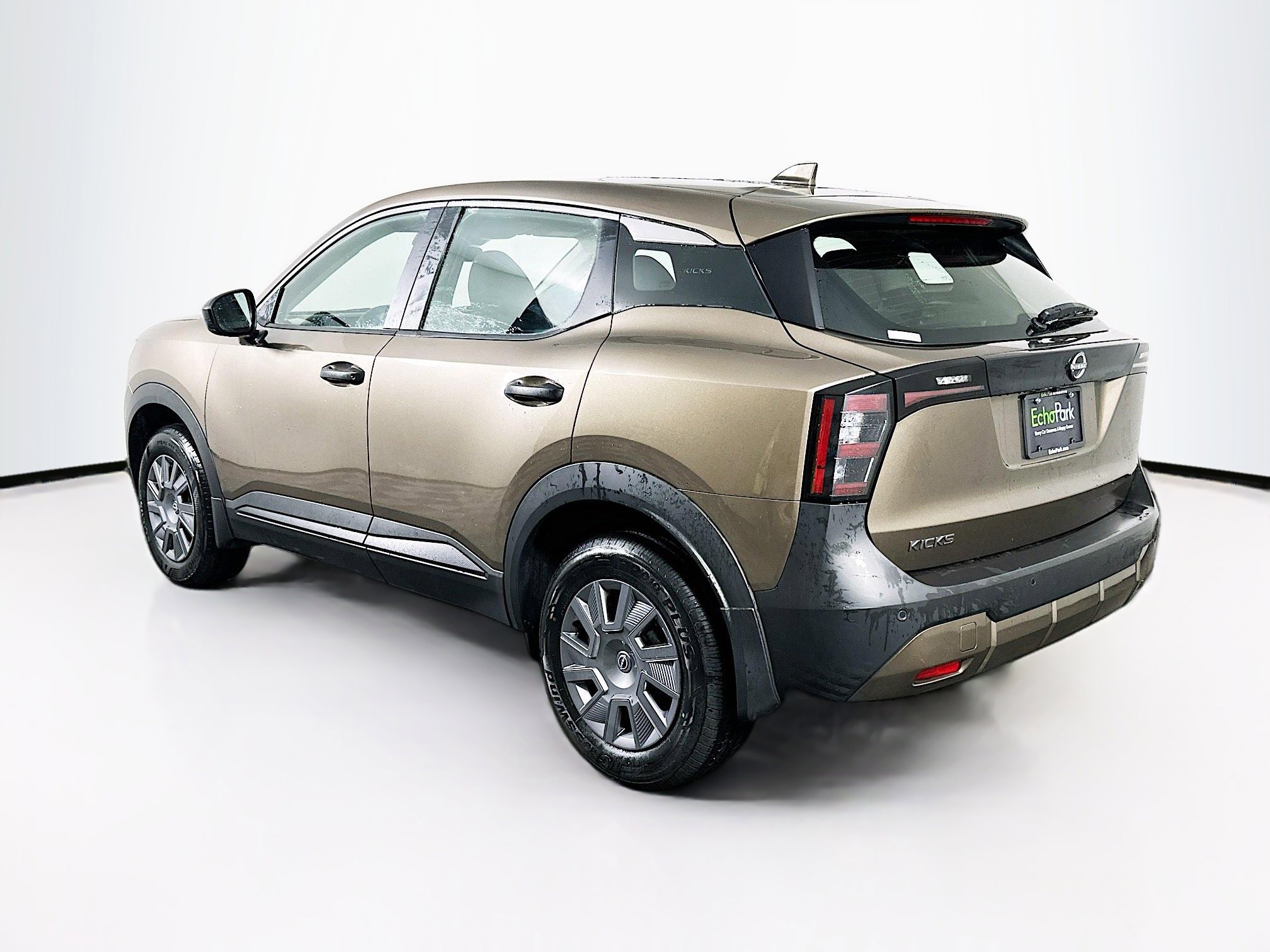 Used 2025 Nissan Kicks S image 5