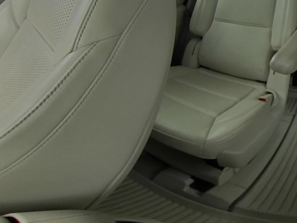 Used 2023 Cadillac Escalade Sport Platinum w/ LPO, ONYX Package AWD/4WD image 15