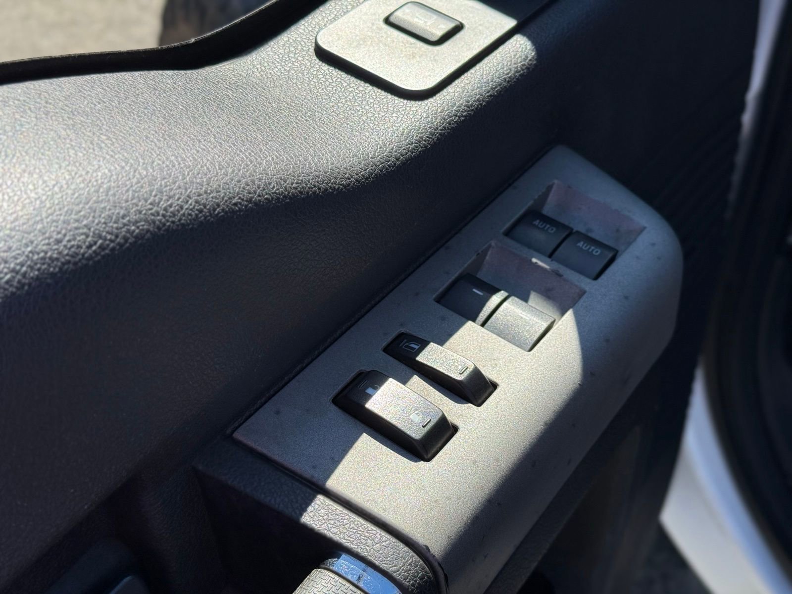 Used 2015 Ford F250 Lariat w/ Lariat Ultimate Package AWD/4WD image 29