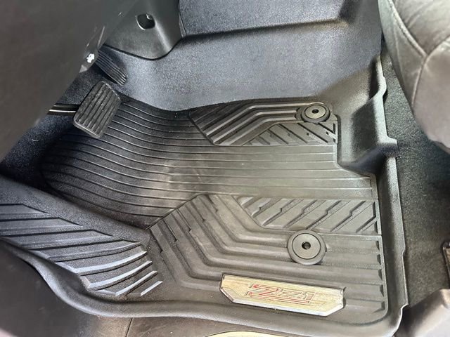 Used 2021 Chevrolet Silverado 1500 LT AWD/4WD image 31