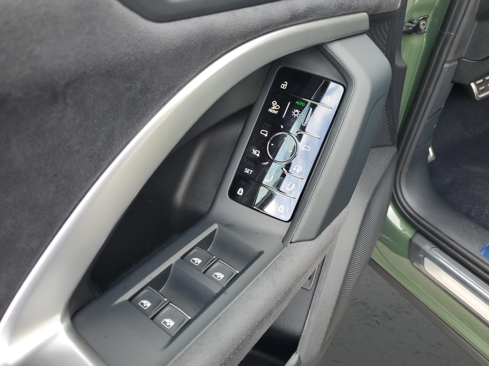 New 2026 Audi SQ5 Prestige AWD/4WD image 21
