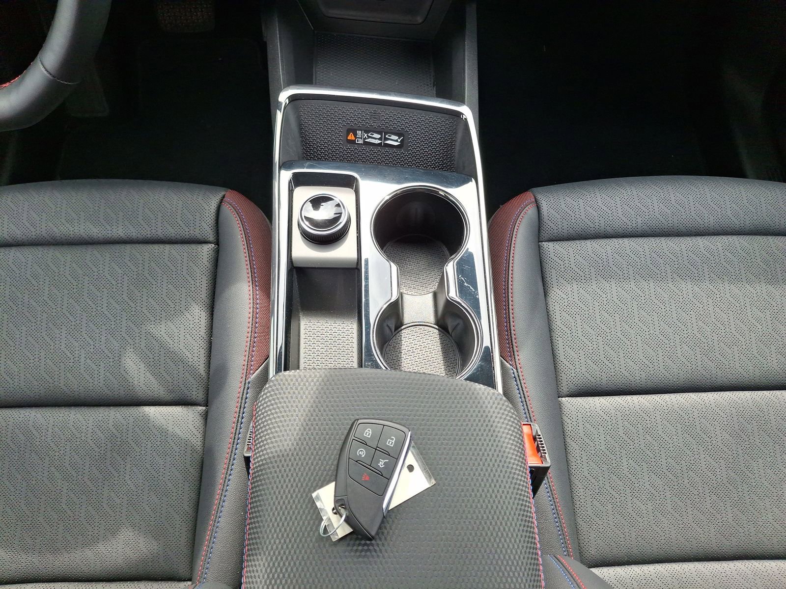 Used 2025 Chevrolet Equinox RS w/ Convenience Package III image 12