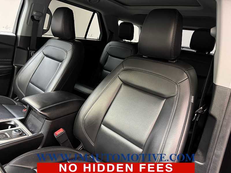 Used 2023 Ford Explorer XLT w/ Equipment Group 202A AWD/4WD image 14