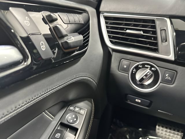 Used 2015 Mercedes-Benz GL 63 AMG 4MATIC image 15