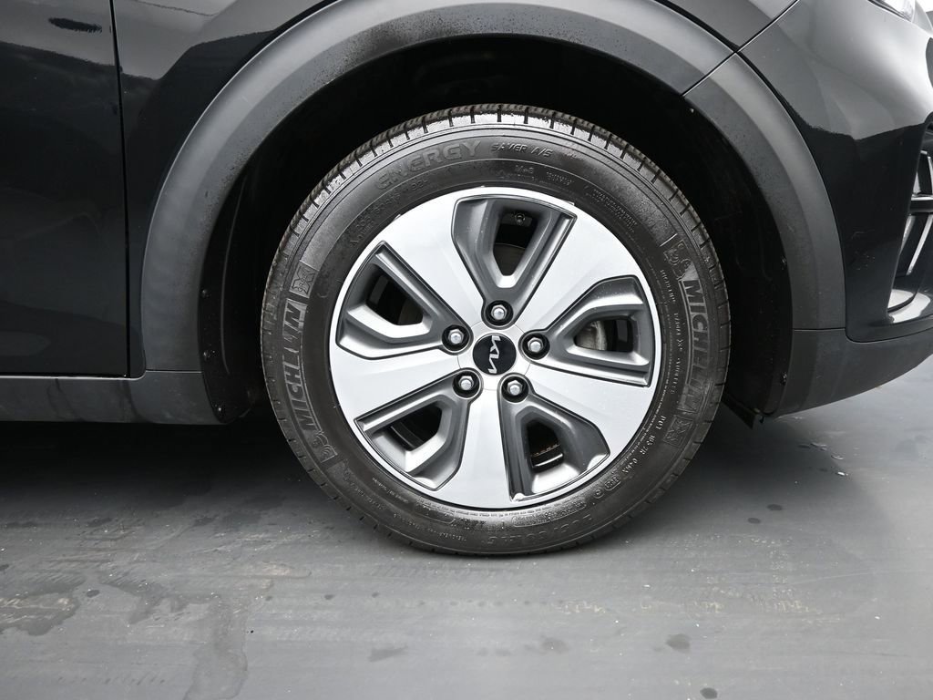 Used 2022 Kia Niro LX image 10