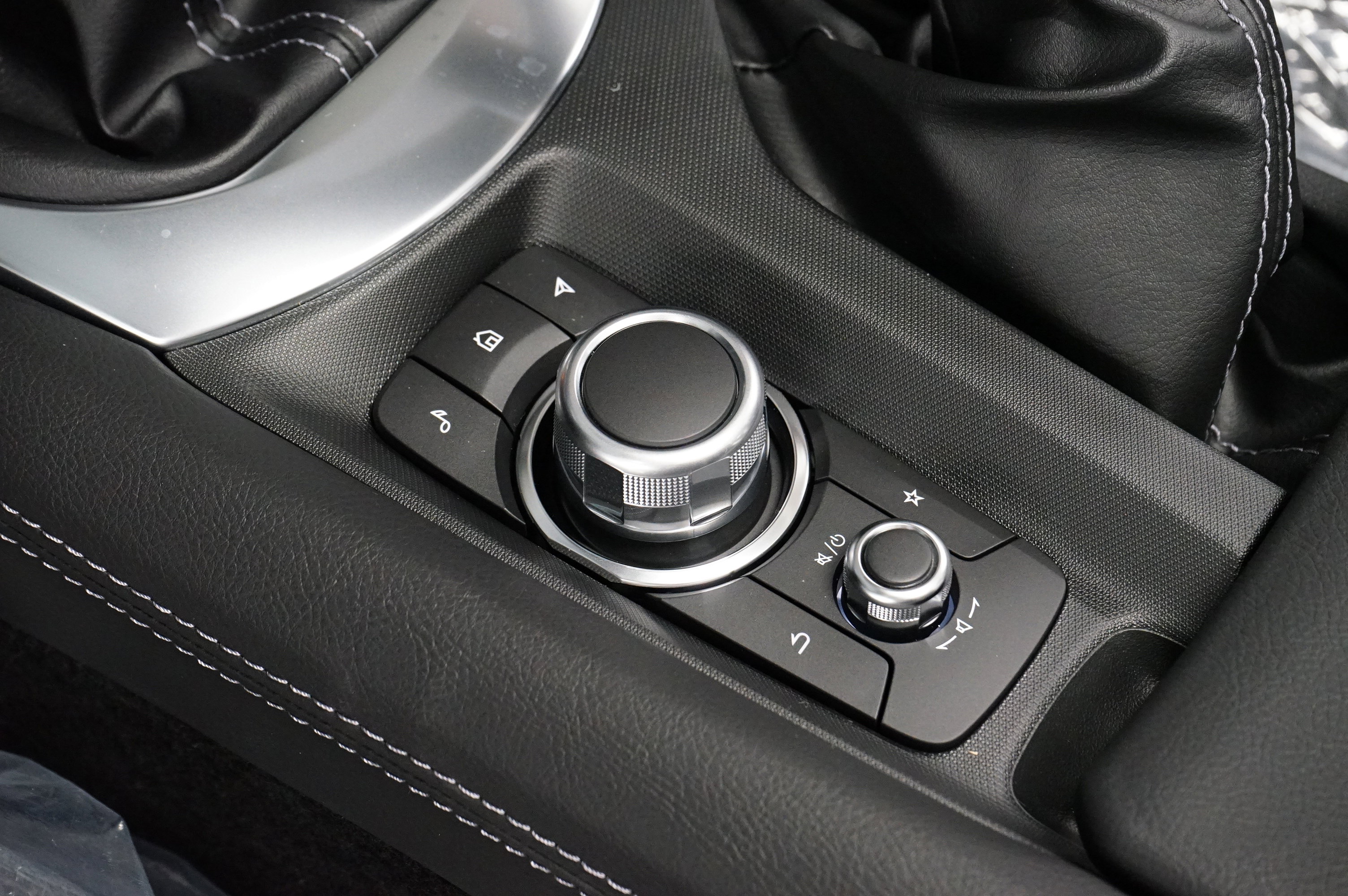 New 2025 MAZDA MX-5 Miata Grand Touring w/ Weather Package image 17