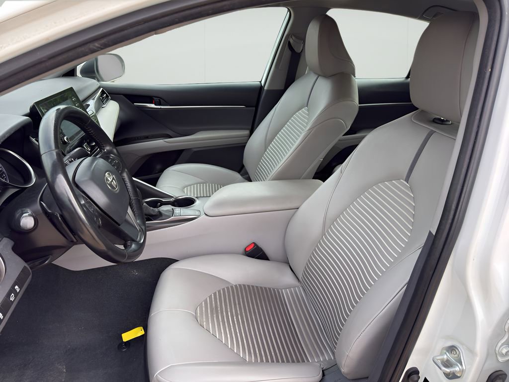 Used 2022 Toyota Camry SE image 7