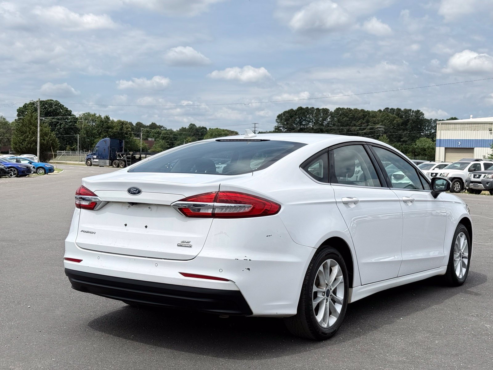 Used 2020 Ford Fusion SE FWD image 6