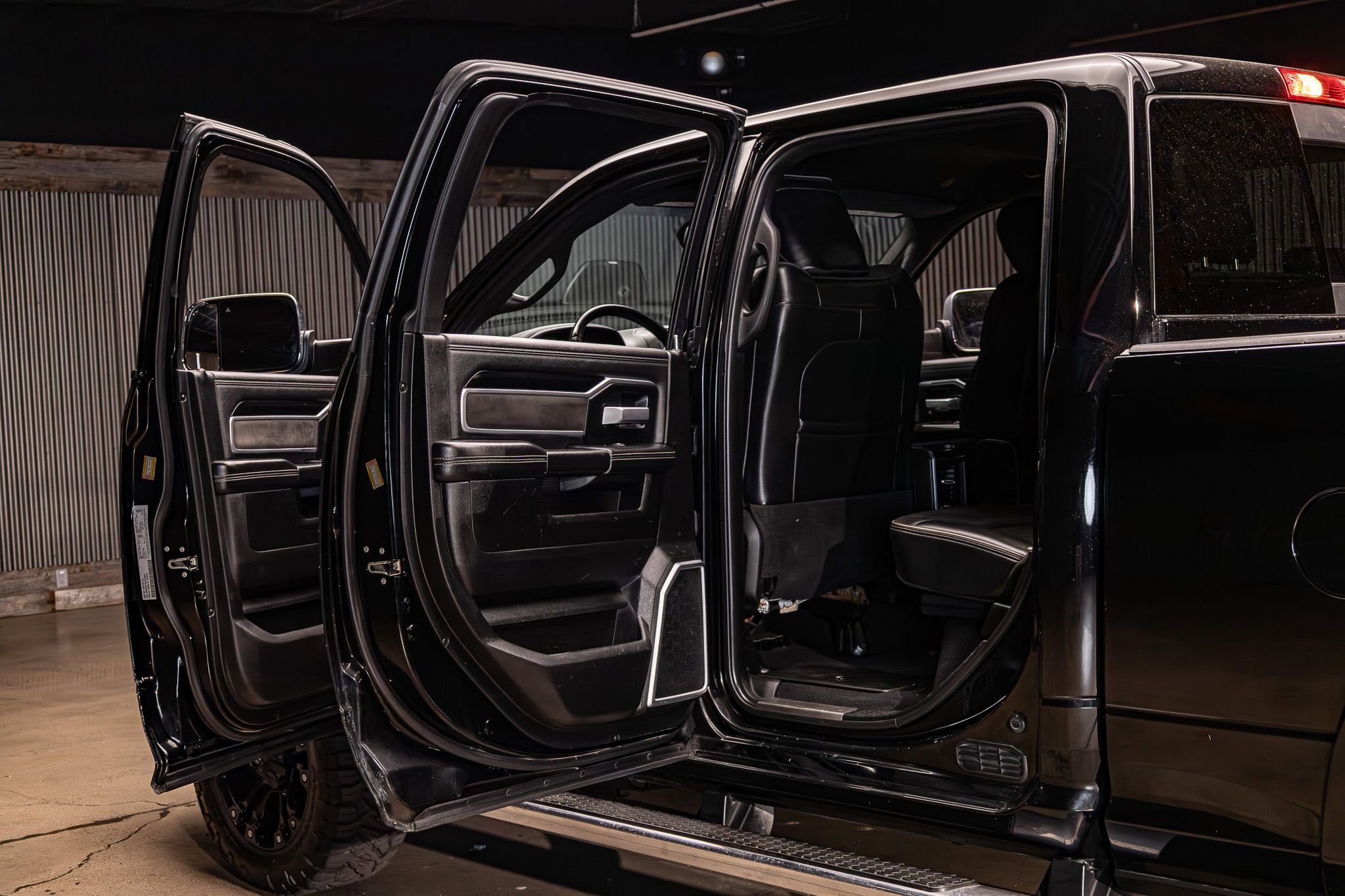 Used 2020 RAM 2500 Laramie image 27