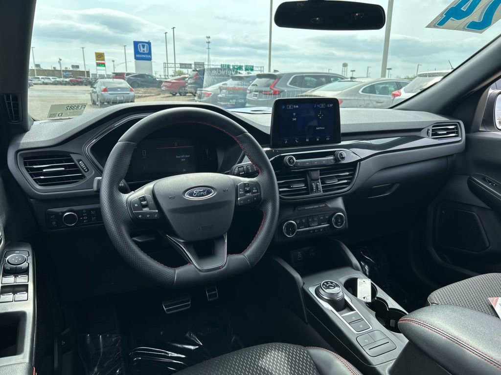 Certified 2024 Ford Escape ST-Line w/ Equipment Group 301A image 15