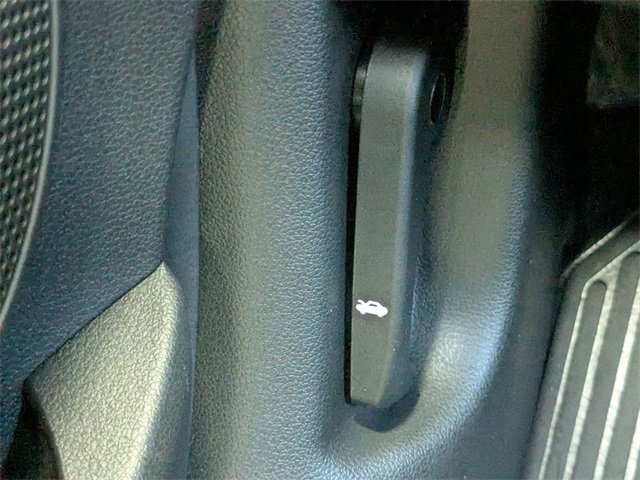 Used 2022 Hyundai Kona SE image 30