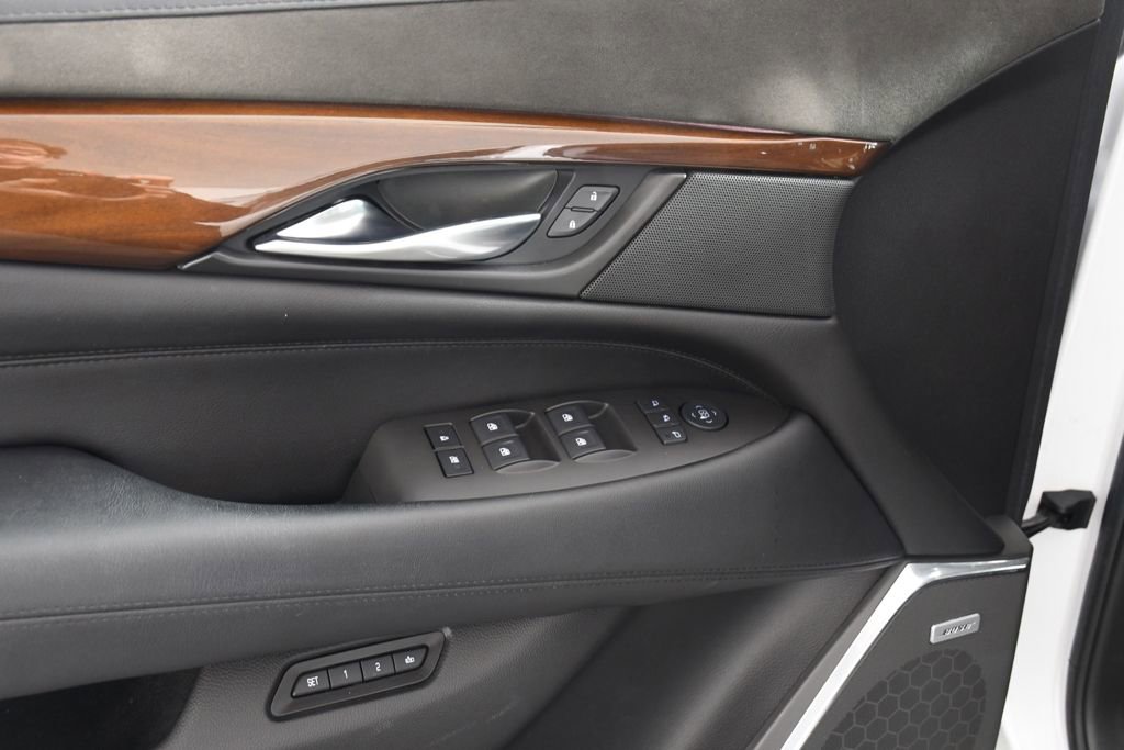 Used 2017 Cadillac Escalade Luxury image 15
