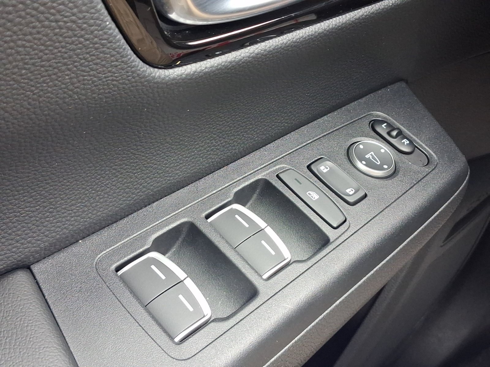 Used 2025 Honda CR-V Sport Touring image 13