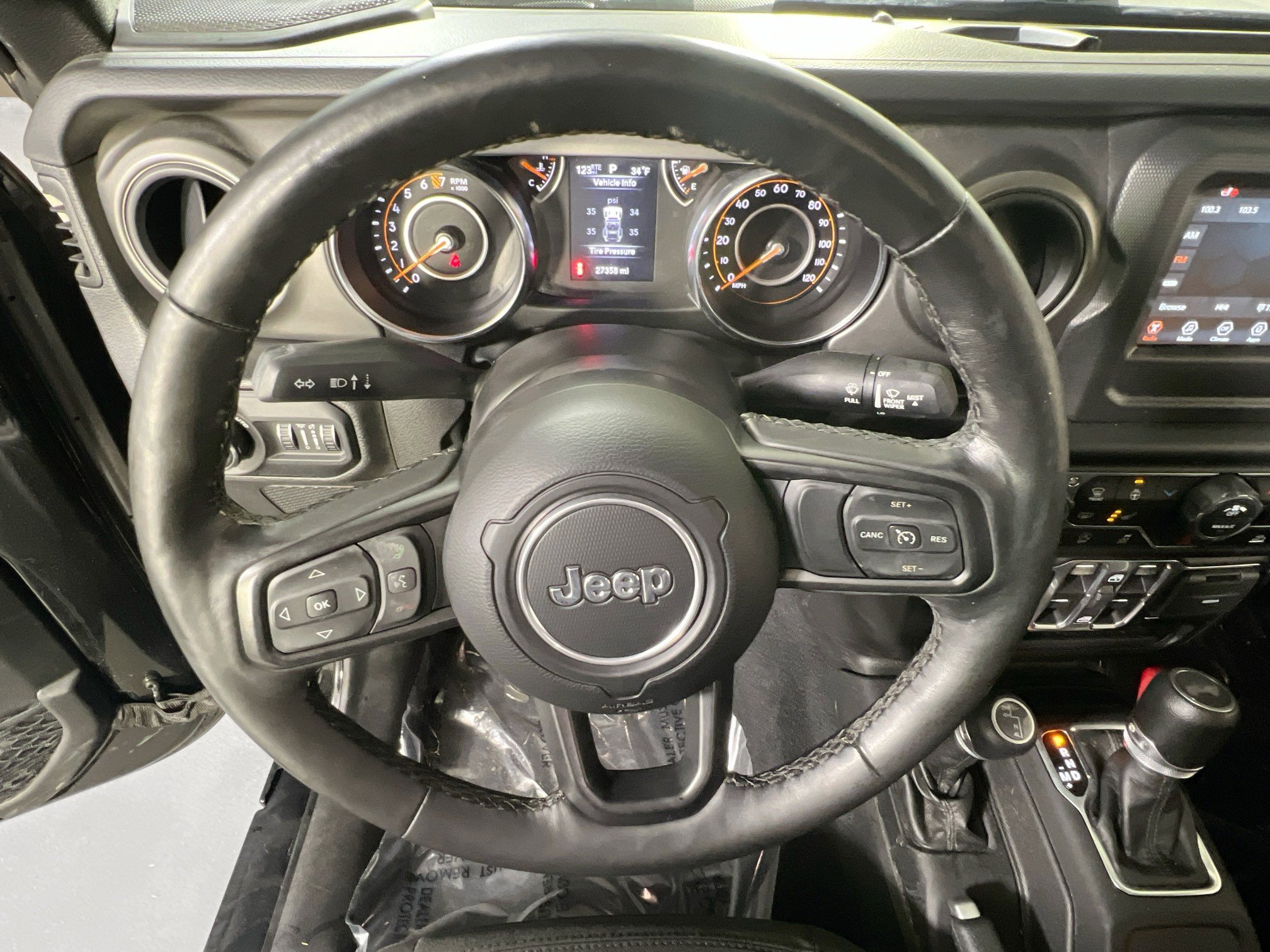 Used 2022 Jeep Wrangler Sport S image 11