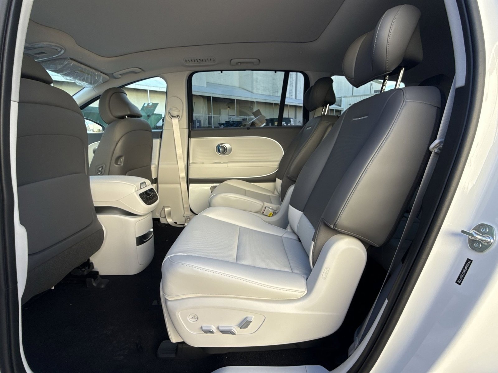 New 2026 Hyundai Ioniq 9 Limited image 25