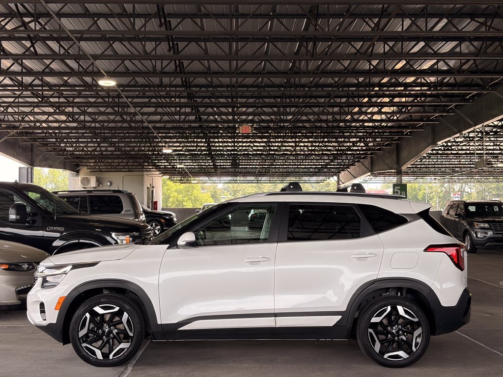 Used 2024 Kia Seltos SX w/ SX Sunroof Package AWD/4WD image 3