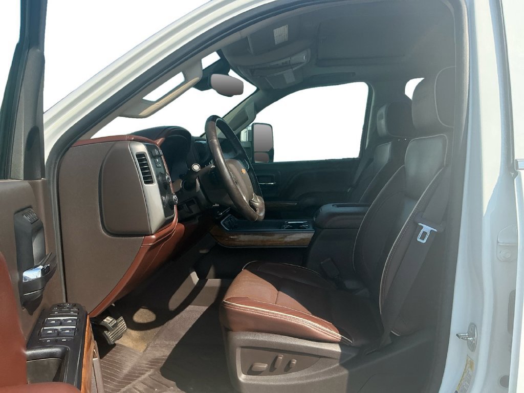 Used 2016 Chevrolet Silverado 2500 High Country w/ High Country Premium Package AWD/4WD image 14