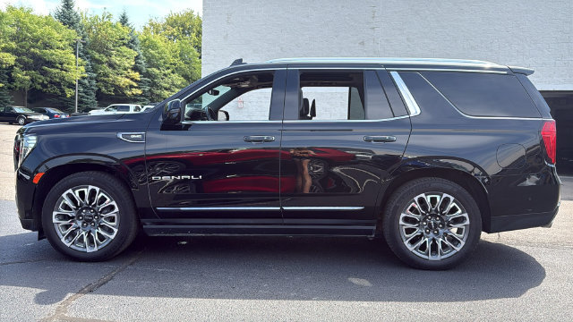 Used 2023 GMC Yukon Denali Ultimate AWD/4WD image 4