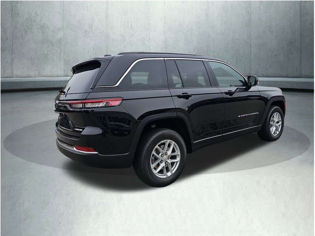 New 2025 Jeep Grand Cherokee Laredo X w/ Trailer Tow Package image 5