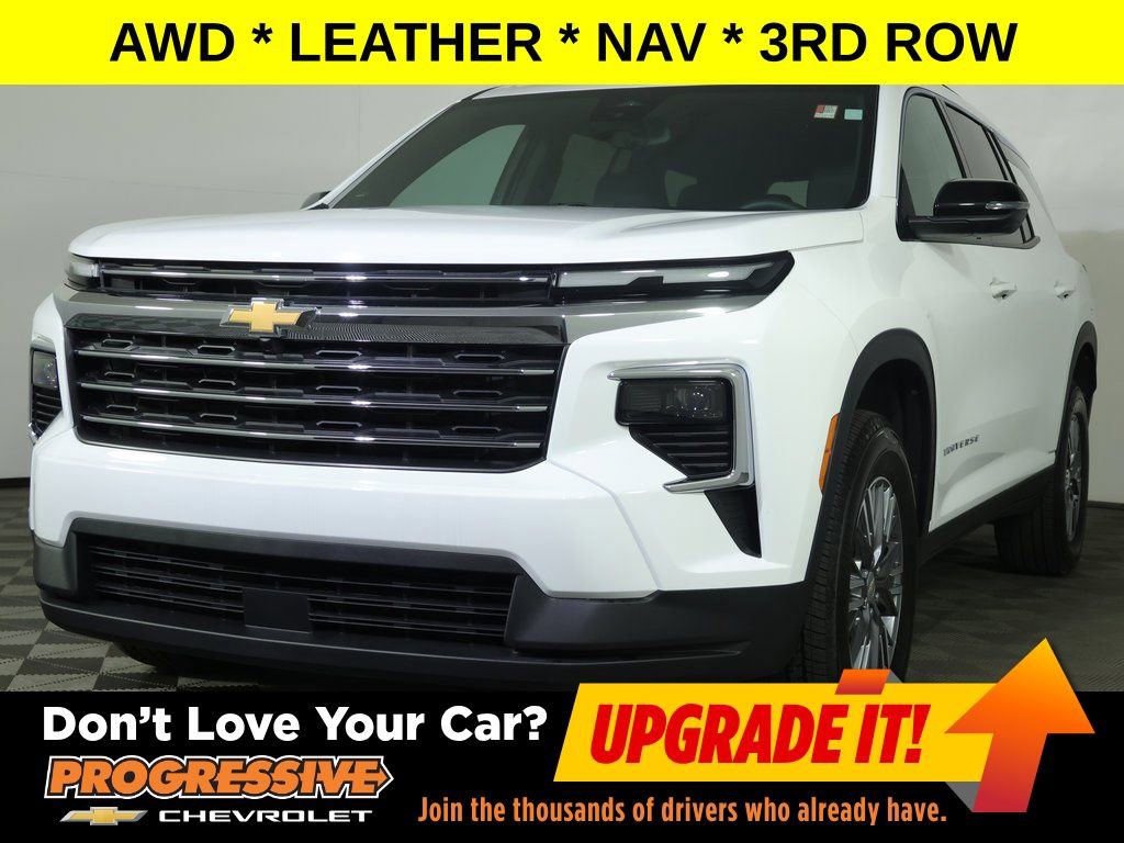 Used 2025 Chevrolet Traverse LT AWD/4WD image 1