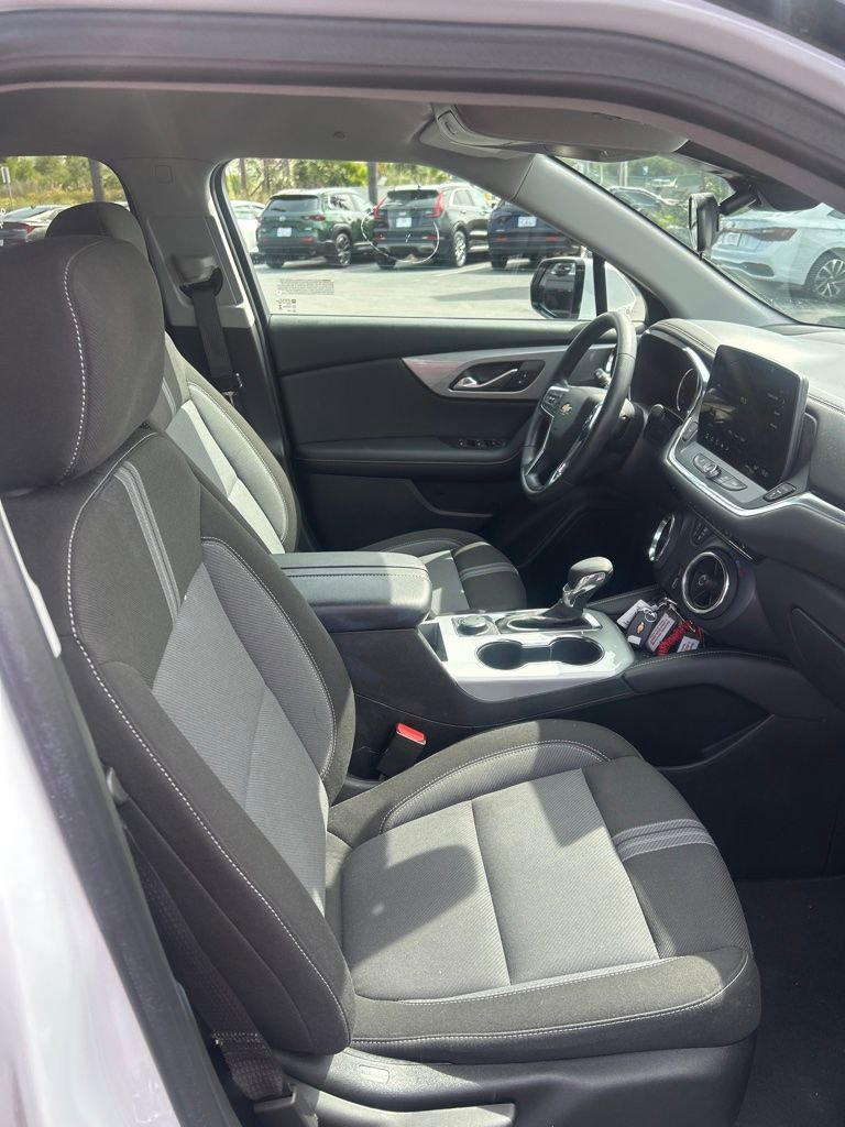 Used 2025 Chevrolet Blazer LT image 11