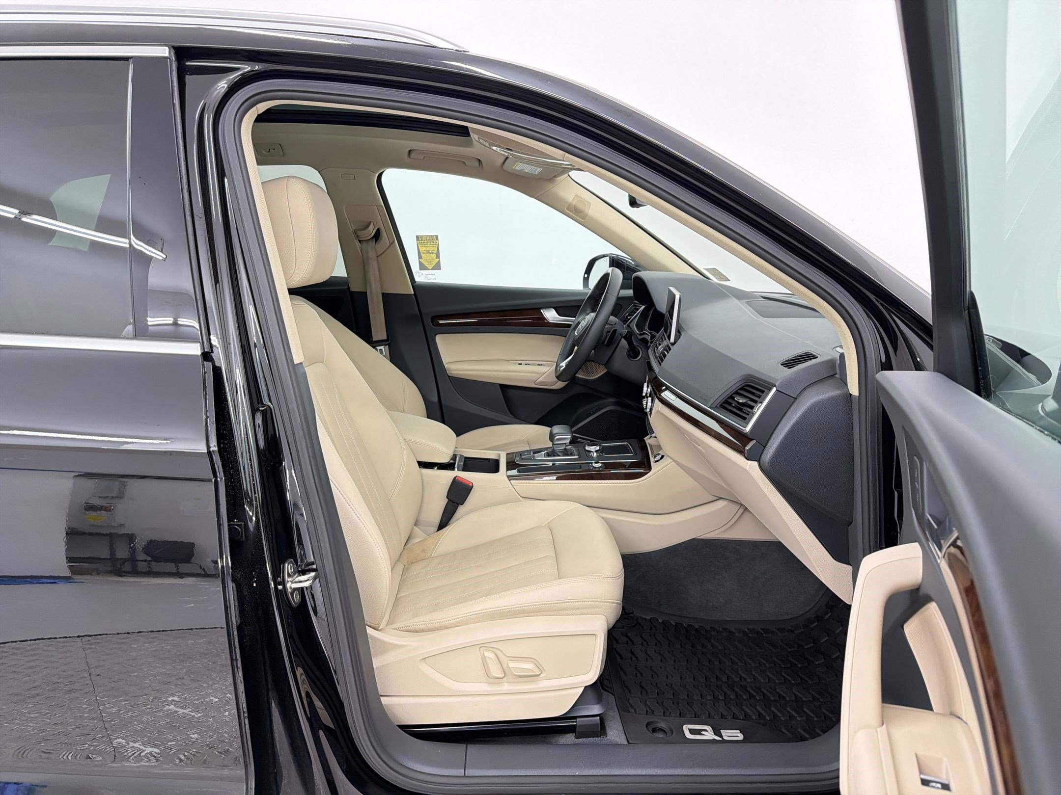 Used 2019 Audi Q5 Premium Plus w/ Premium Plus Package image 27