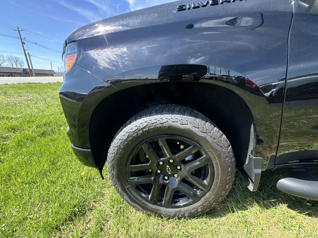 Used 2024 Chevrolet Silverado 1500 Custom w/ Turbomax Blackout Package image 10