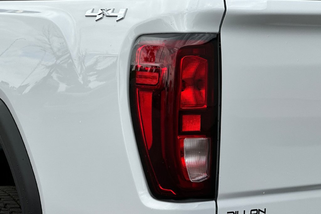 New 2026 GMC Sierra 2500 SLE w/ Preferred Package AWD/4WD image 9