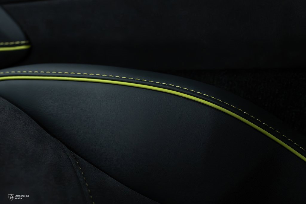 Used 2024 Lamborghini Huracan Sterrato image 37