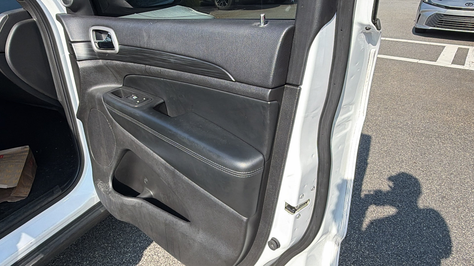Used 2020 Jeep Grand Cherokee Laredo RWD image 18