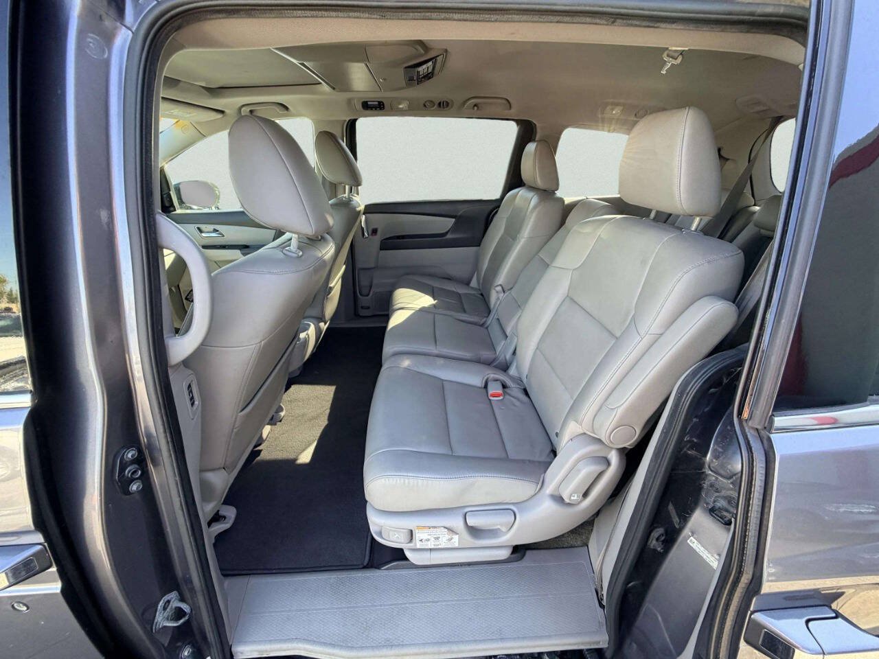 Used 2015 Honda Odyssey Touring Elite image 28
