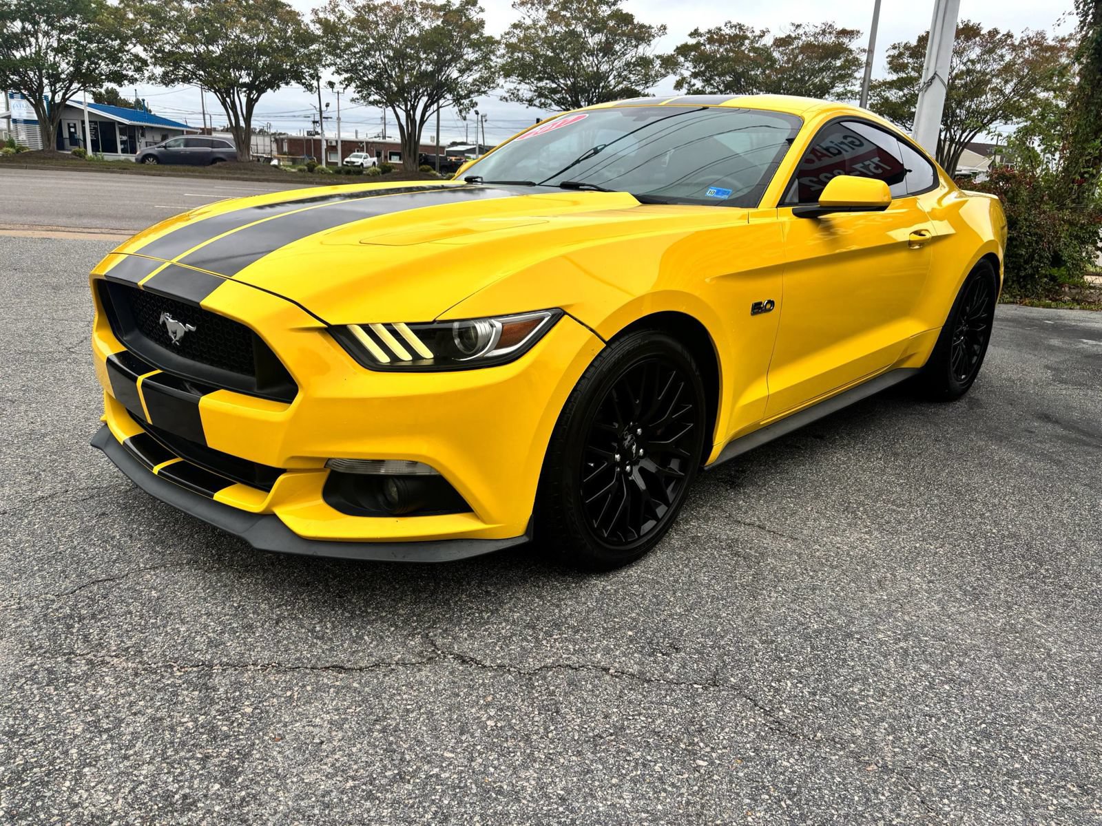 Used 2017 Ford Mustang GT w/ GT Performance Package RWD image 7