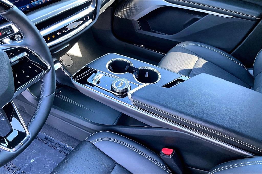 Certified 2024 Cadillac Lyriq Sport AWD/4WD image 18