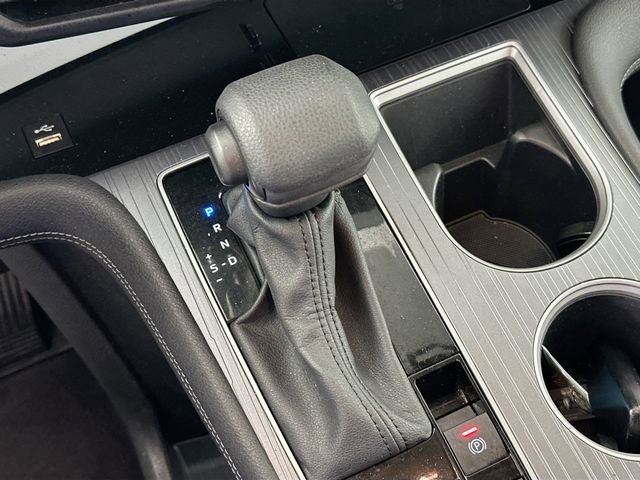 Used 2025 Toyota Sienna LE image 14