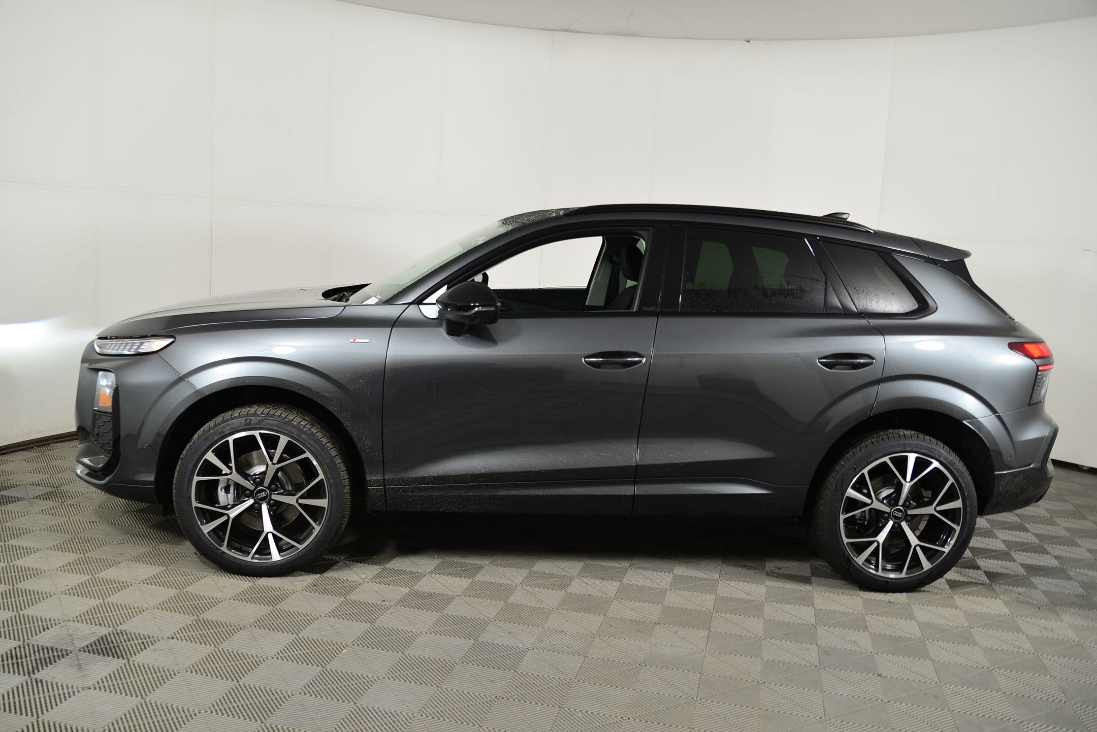 New 2026 Audi Q3 quattro 2.0T image 2