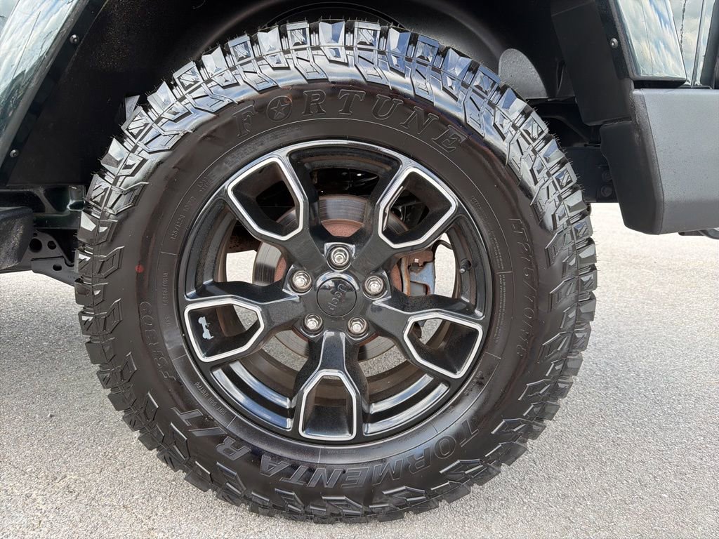 Used 2012 Jeep Wrangler Sahara w/ Connectivity Group image 15