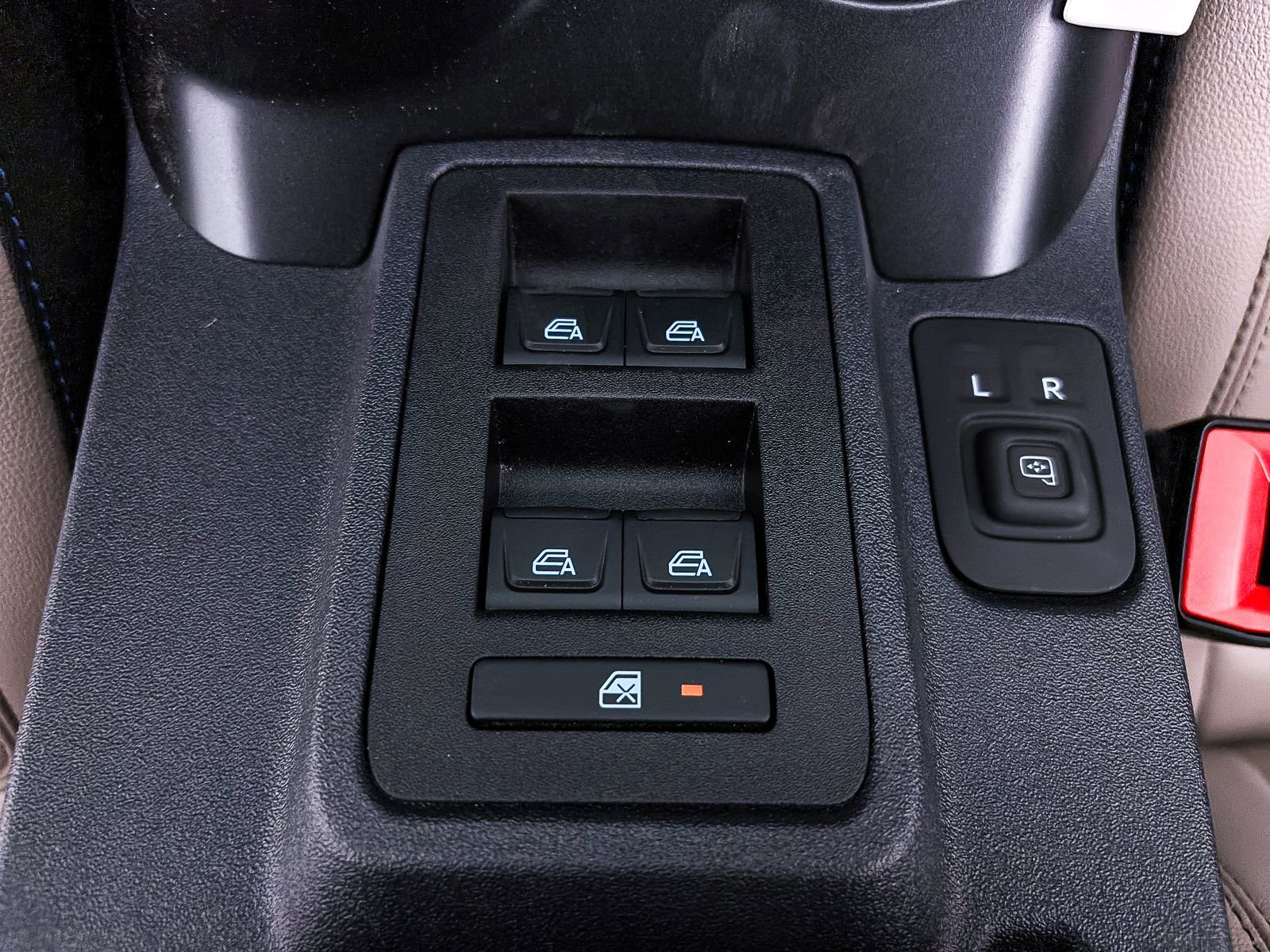 Used 2023 Ford Bronco Wildtrak image 31