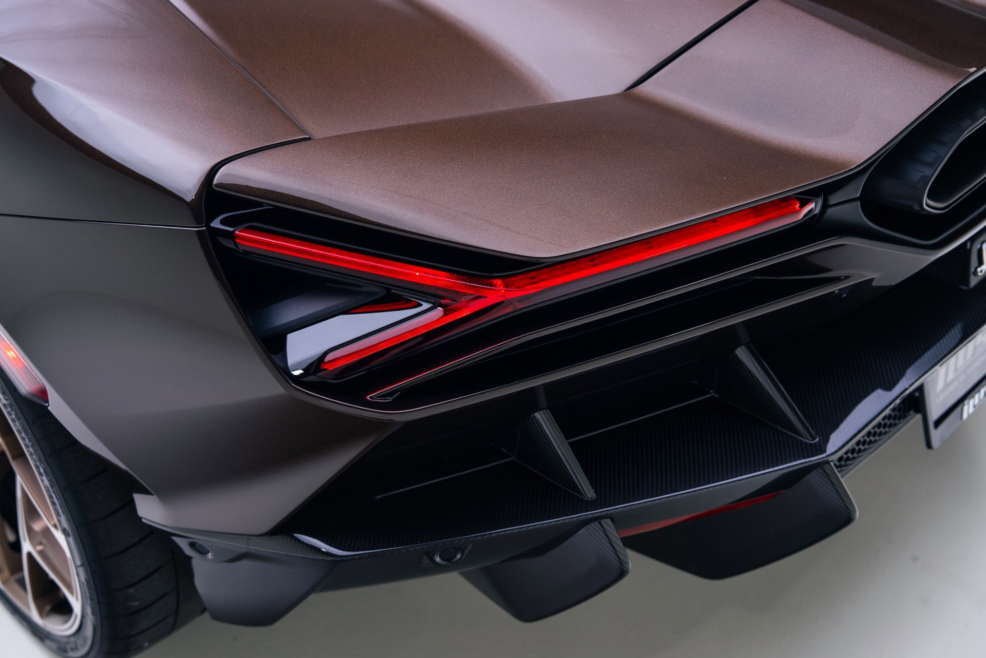 Used 2025 Lamborghini Revuelto image 33