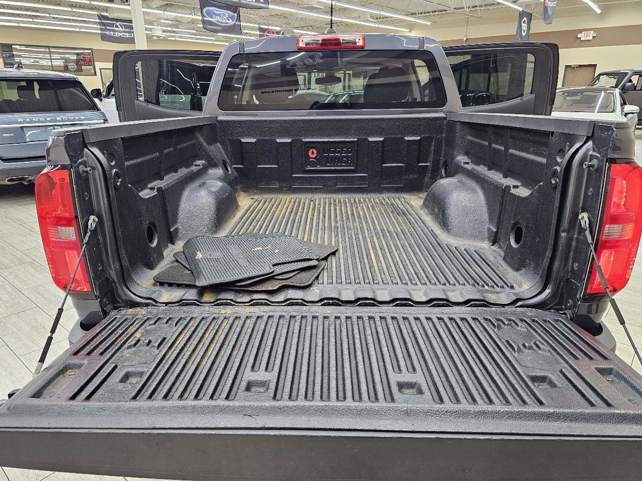 Used 2017 Chevrolet Colorado W/T w/ WT Convenience Package image 11