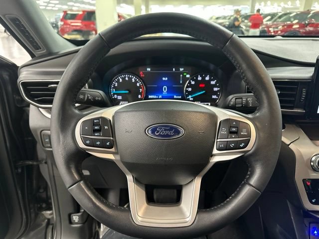 Used 2023 Ford Explorer XLT w/ Equipment Group 202A AWD/4WD image 11